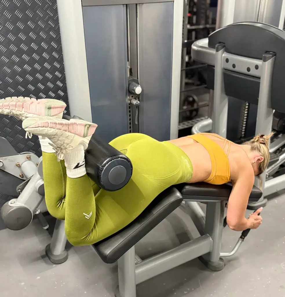 Lying Leg Curl, 12reps app, strength training and weightlifting app