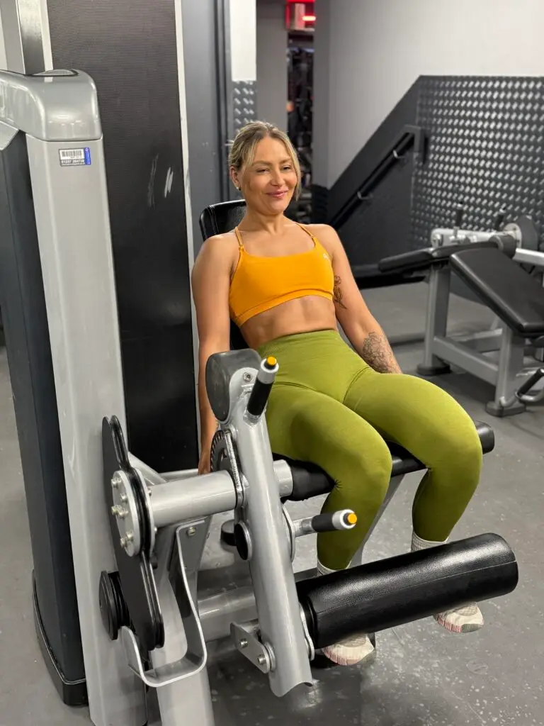 leg extension, 12reps app, strength training and weightlifting app