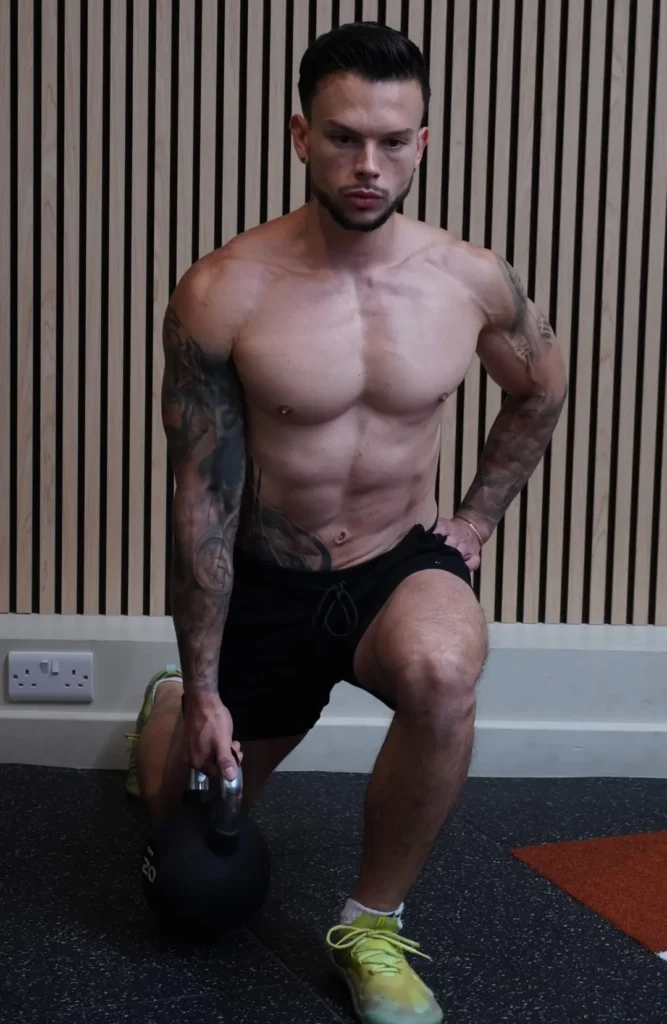 12reps app, building muscle -Building Muscle Mass After 40 - kettlebell reverse lunges