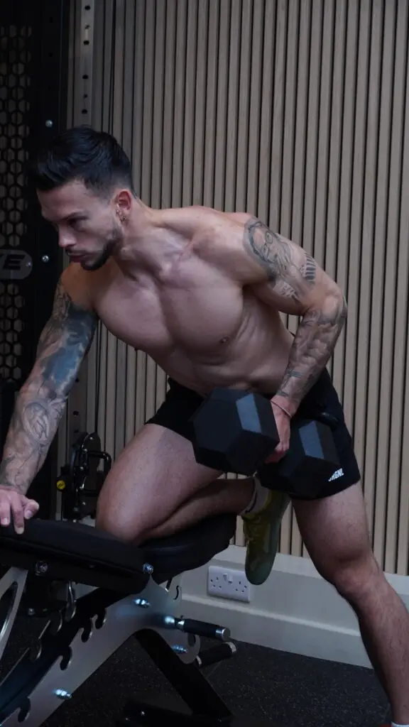 dumbbell single arm row - 12reps app, strength training app
