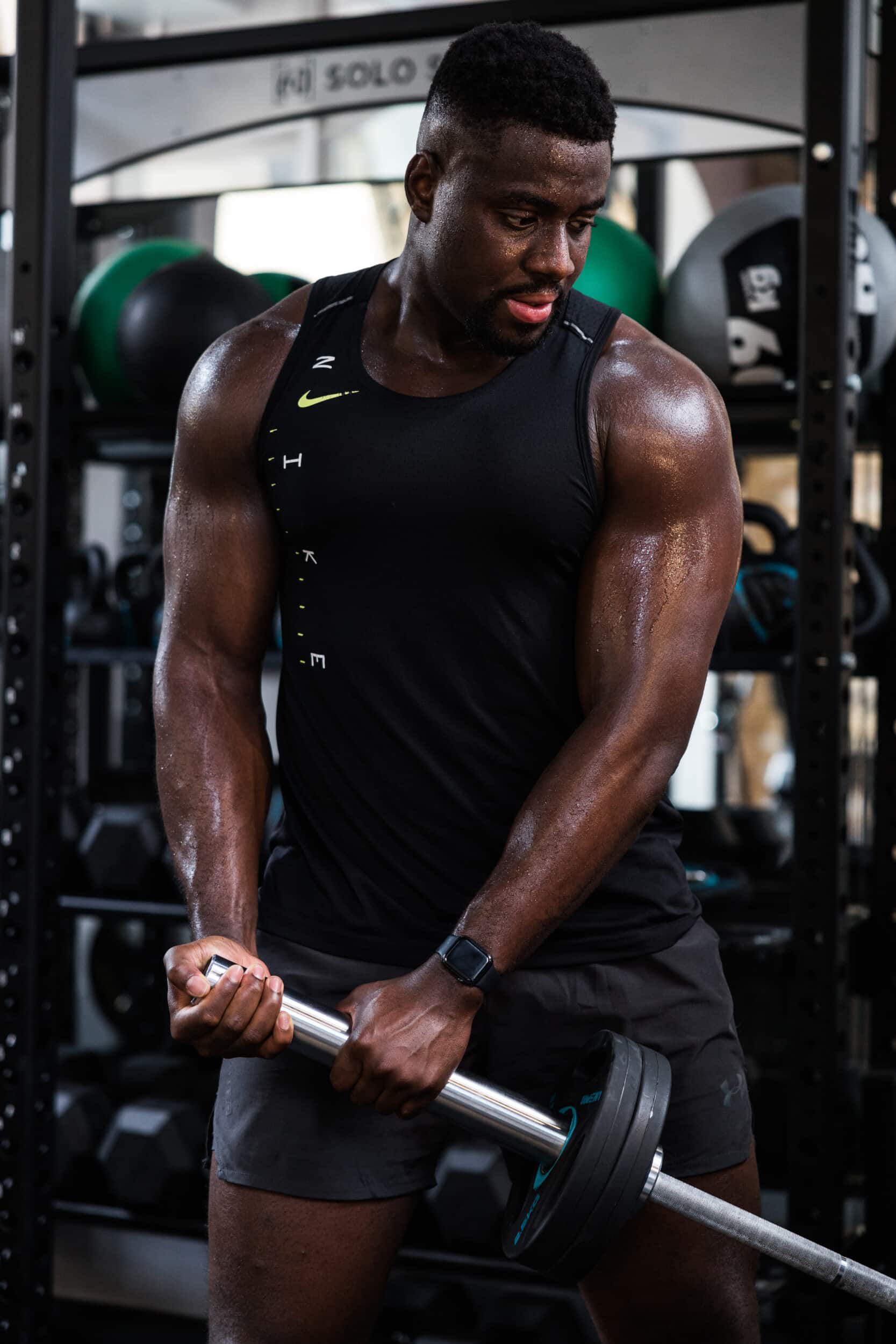 Strength vs. Hypertrophy Training: A Personal Trainer’s Guide to Building Muscle and Power