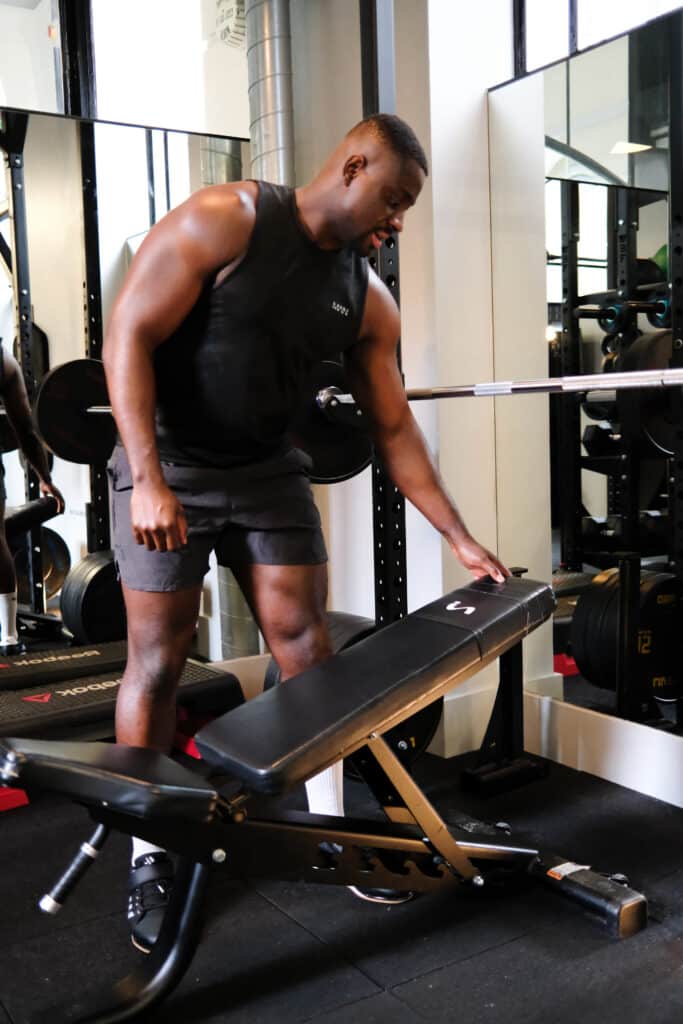 Your First 100kg Bench Press: Complete Roadmap | 12REPS