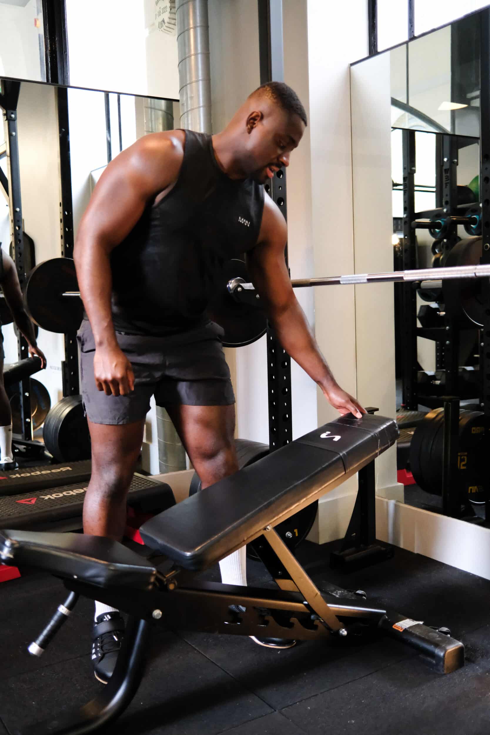 Your First 100kg Bench Press: Complete Roadmap | 12REPS