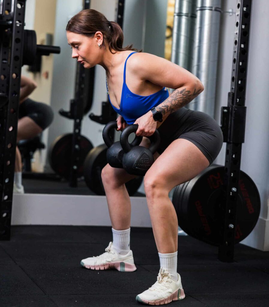 kettlebell rows : strength training