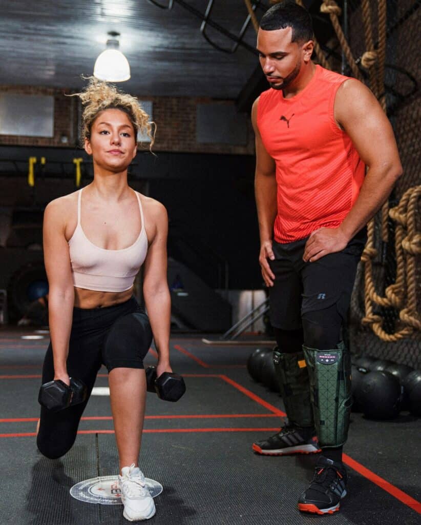 How to Do Lunges: Forward, Reverse & Walking Lunge Guide