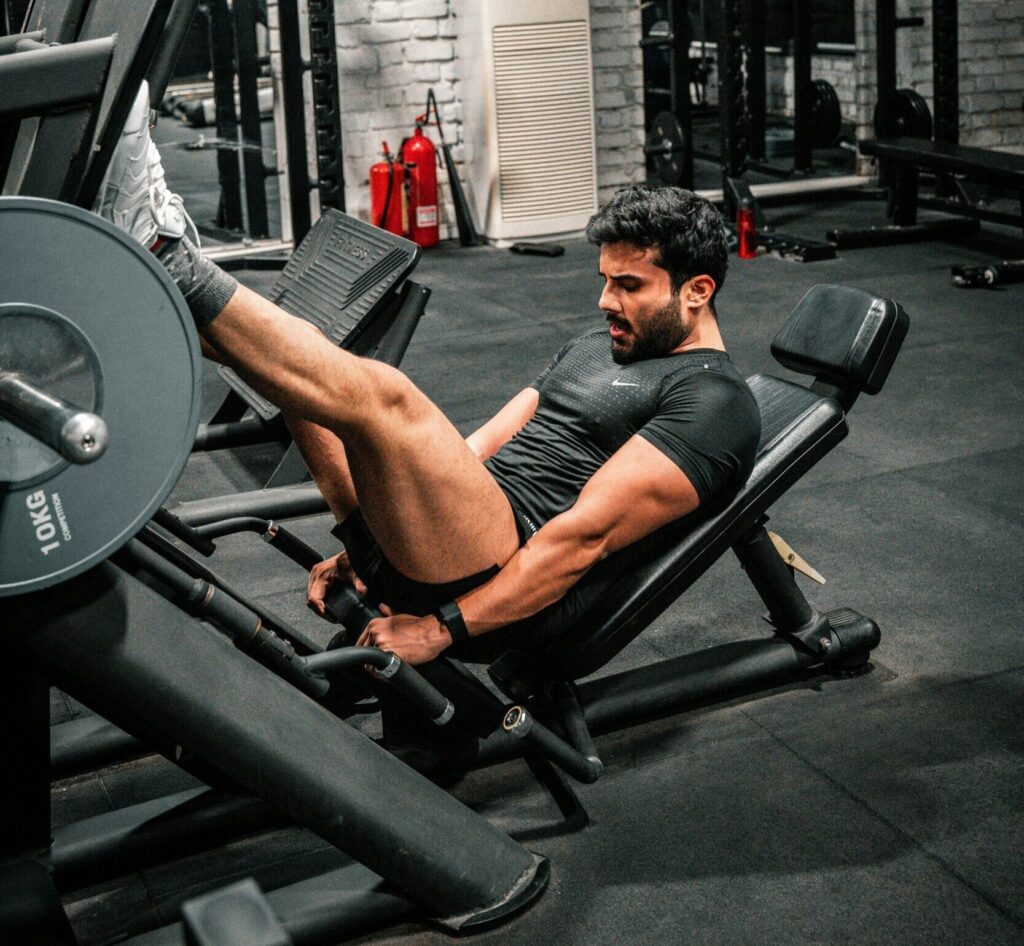 How Long Should I Rest Between Sets? Complete Recovery Guide
