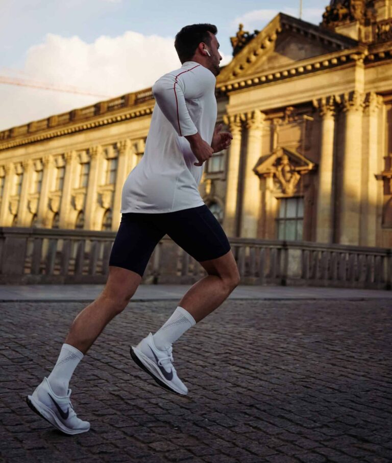 Running vs. Strength Training: The Ultimate Guide to Weight Loss