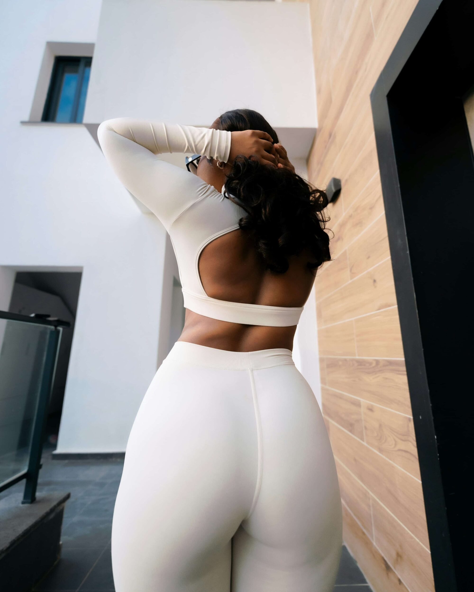 A complete 12-week push/pull/legs programme designed for curvy women. Build strength, lean muscle, and confidence with this gym programme using kettlebells, dumbbells, machines, barbells, and TRX.