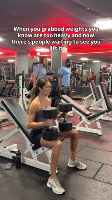 Now you actually have to lift it because people are watching. 

#funny #gym #gymhumor #strengthtraining #gymlife